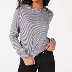 Gypsies & Moondust
Juniors' Cropped Gingham Hoodi